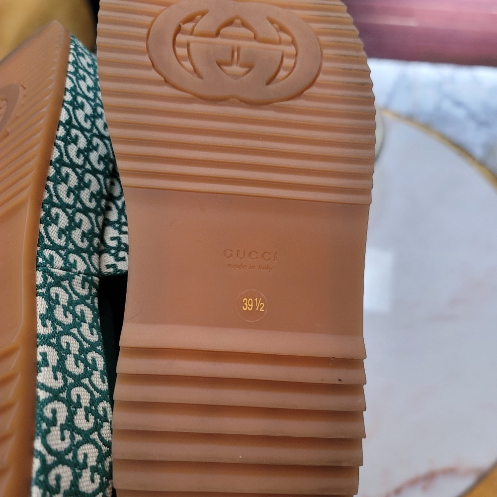 "SOLD" Gucci Platform - Picture 6 of 8